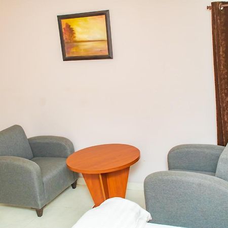 Denis Hotel Abuja Mobushipe Bagian luar foto