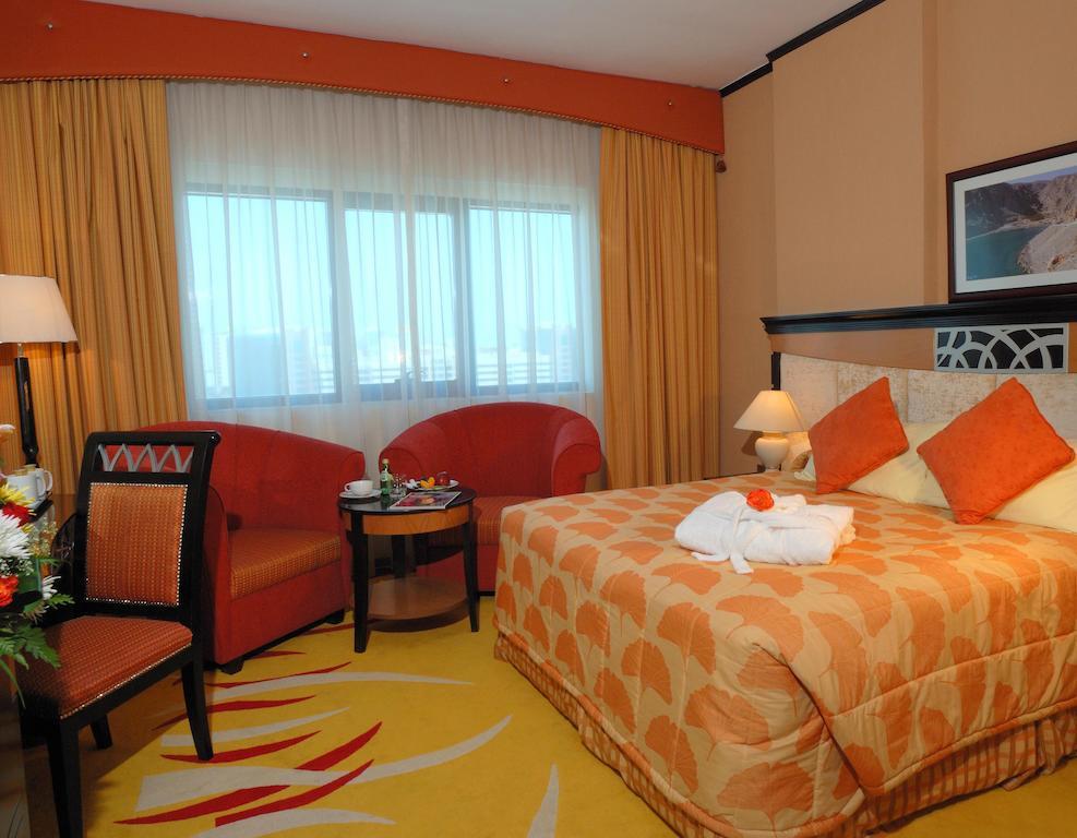 Denis Hotel Abuja Mobushipe Bagian luar foto