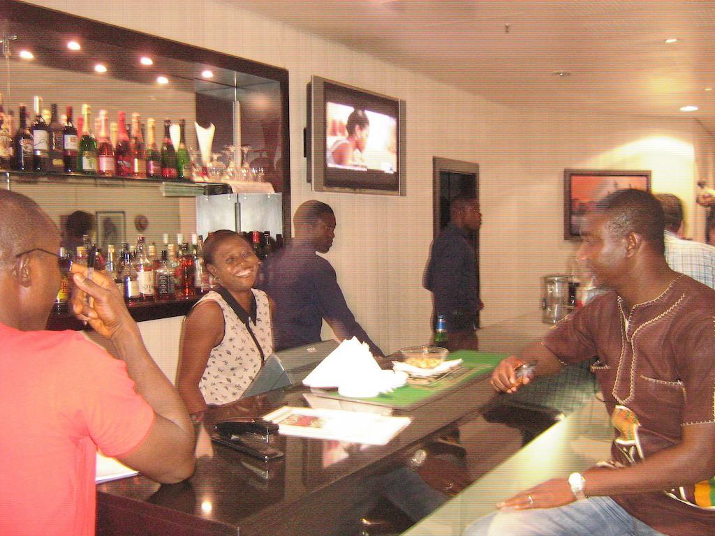 Denis Hotel Abuja Mobushipe Bagian luar foto