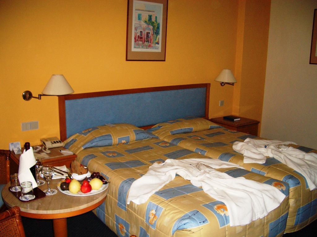 Denis Hotel Abuja Mobushipe Bagian luar foto