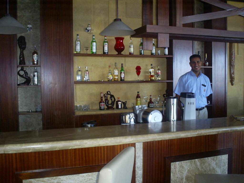 Denis Hotel Abuja Mobushipe Bagian luar foto