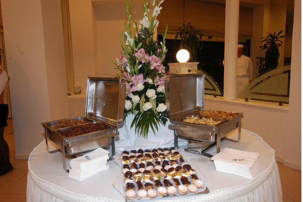 Denis Hotel Abuja Mobushipe Bagian luar foto