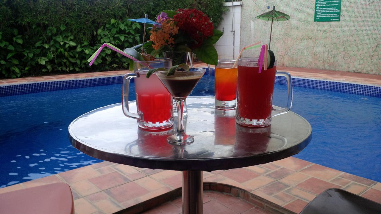 Denis Hotel Abuja Mobushipe Bagian luar foto
